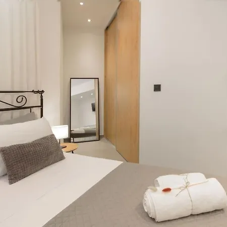 Onar Elegant Beachside